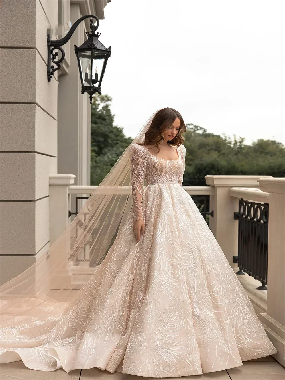 Abiti da sposa principessa di lusso per le donne Paillettes maniche lunghe Colletto quadrato Dubai Abiti da sposa Eleganti Abiti da sposa 2024