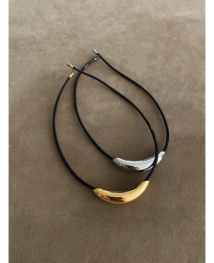 GHIDBK Non Tar Stainless Steel PU Skin Snake Chain Irregular Tube Choke Ring Women\'s Necklace Simple and Thick