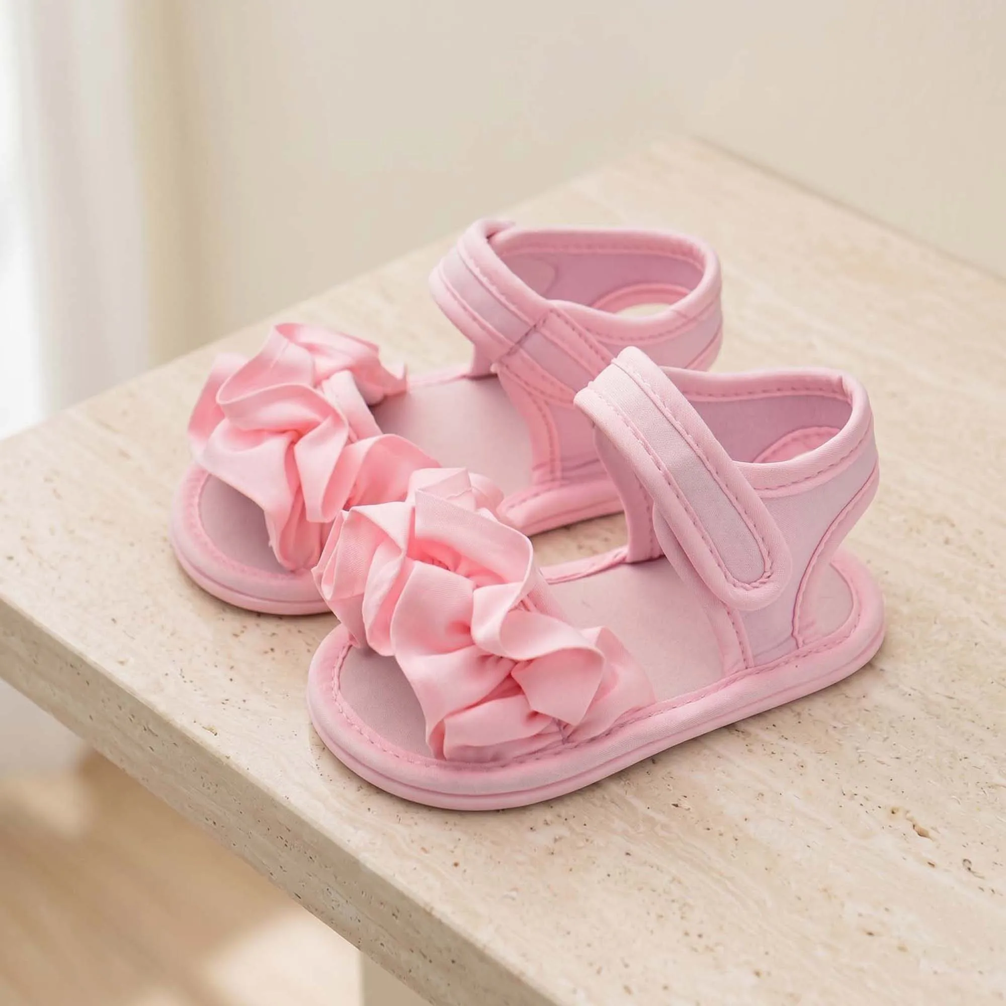 

Cute Toddler Girls Floral Print Slip-On Sneakers Lightweight Breathable First Walking Shoes with Elastic Closure