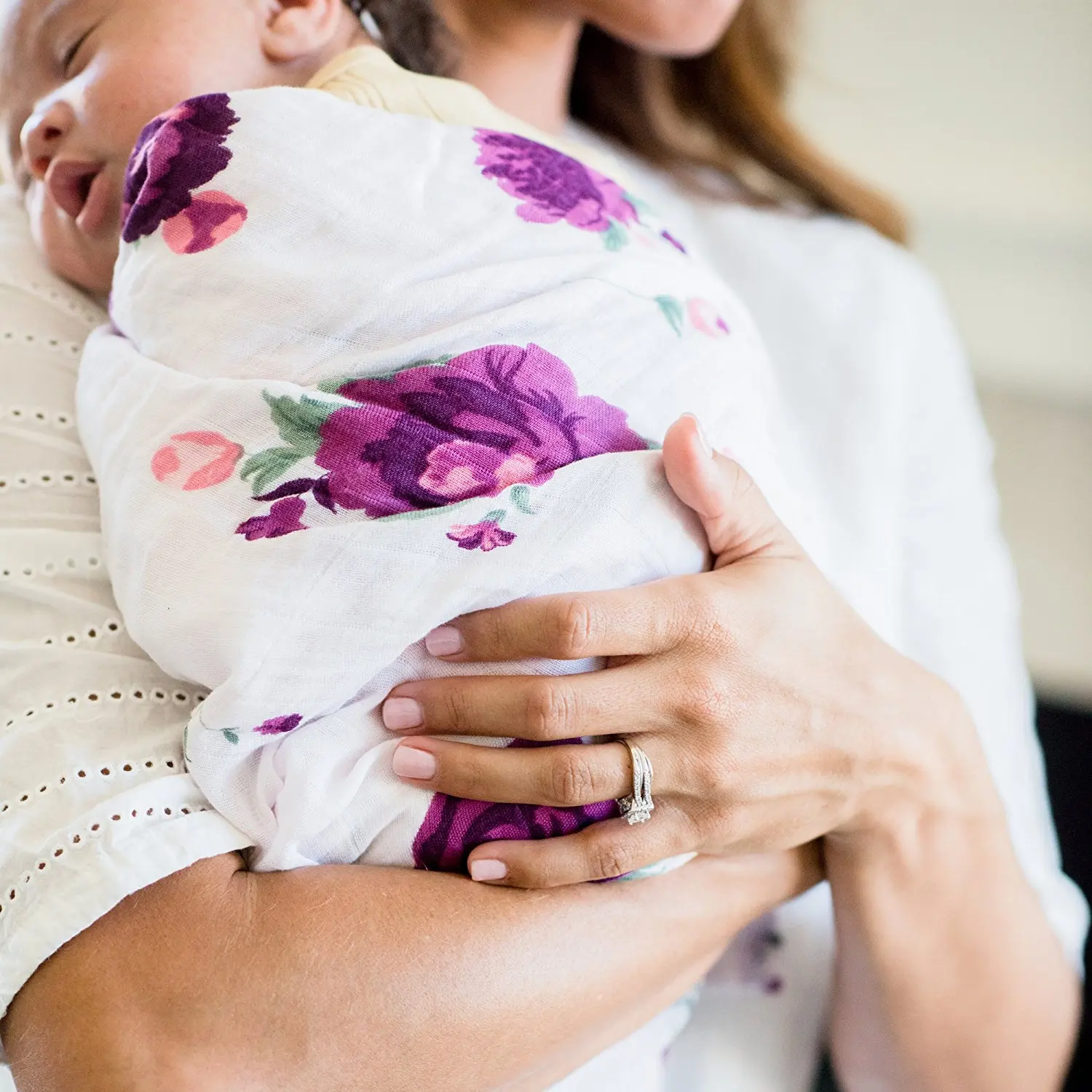 

Muslin Blanket Ultra Soft Baby Large 120x12 cm, Lightweight Breathable Swaddling Receiving Blanket for Newborn Infant, Perfect