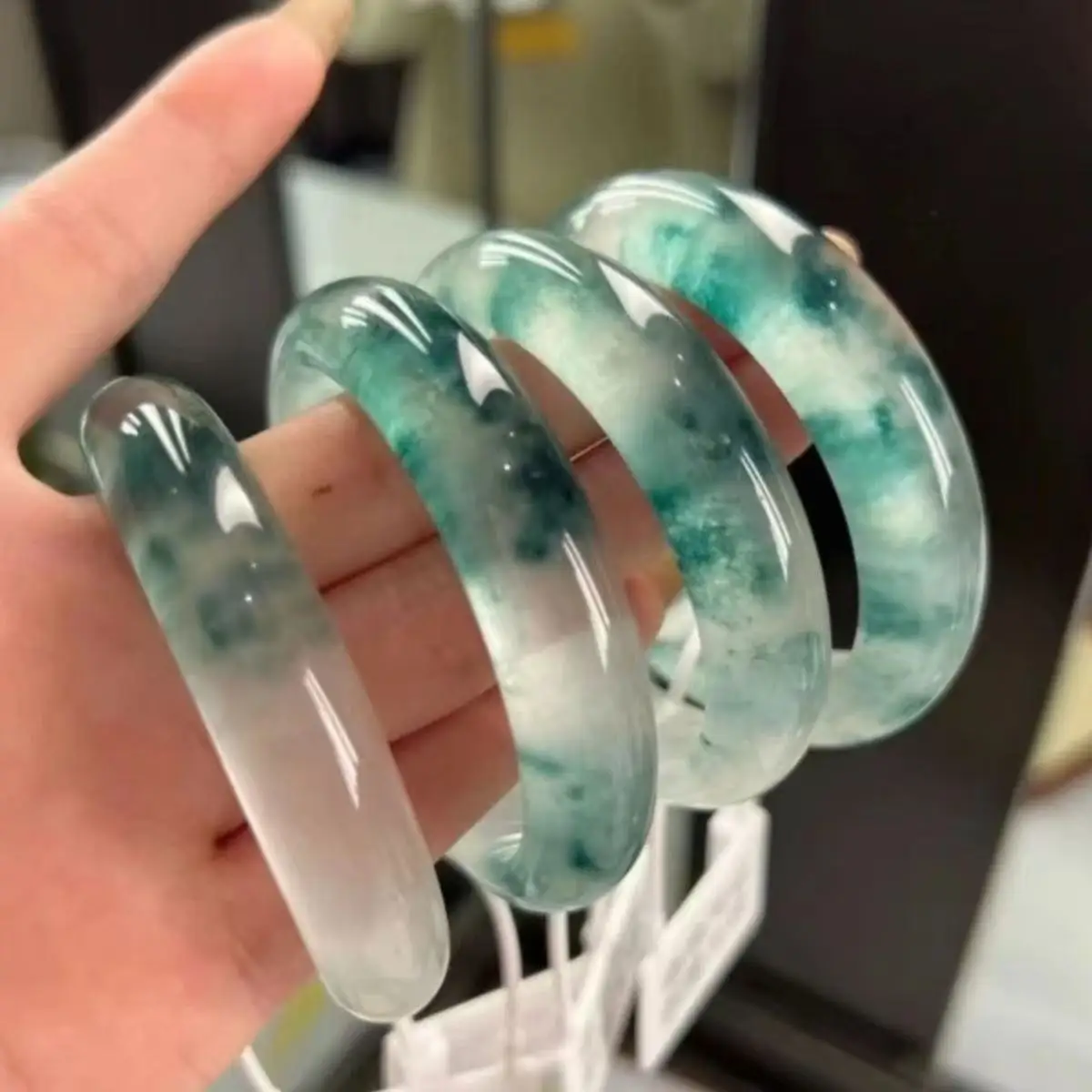 المنتجات المعتمدة الجليد الطبيعي النقي ثلاثة أقسام العائمة زهرة خضراء الكوارتز اليشم سوار الزمرد اللون الإسورة للنساء #2