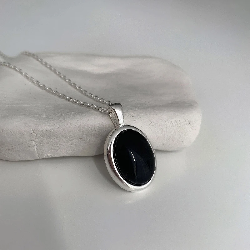 Vintage Necklace 925 Silver Jewelry Oval Shape Black Gemstone Pendant Accessories for Women Wedding Party Promise Gift Wholesale