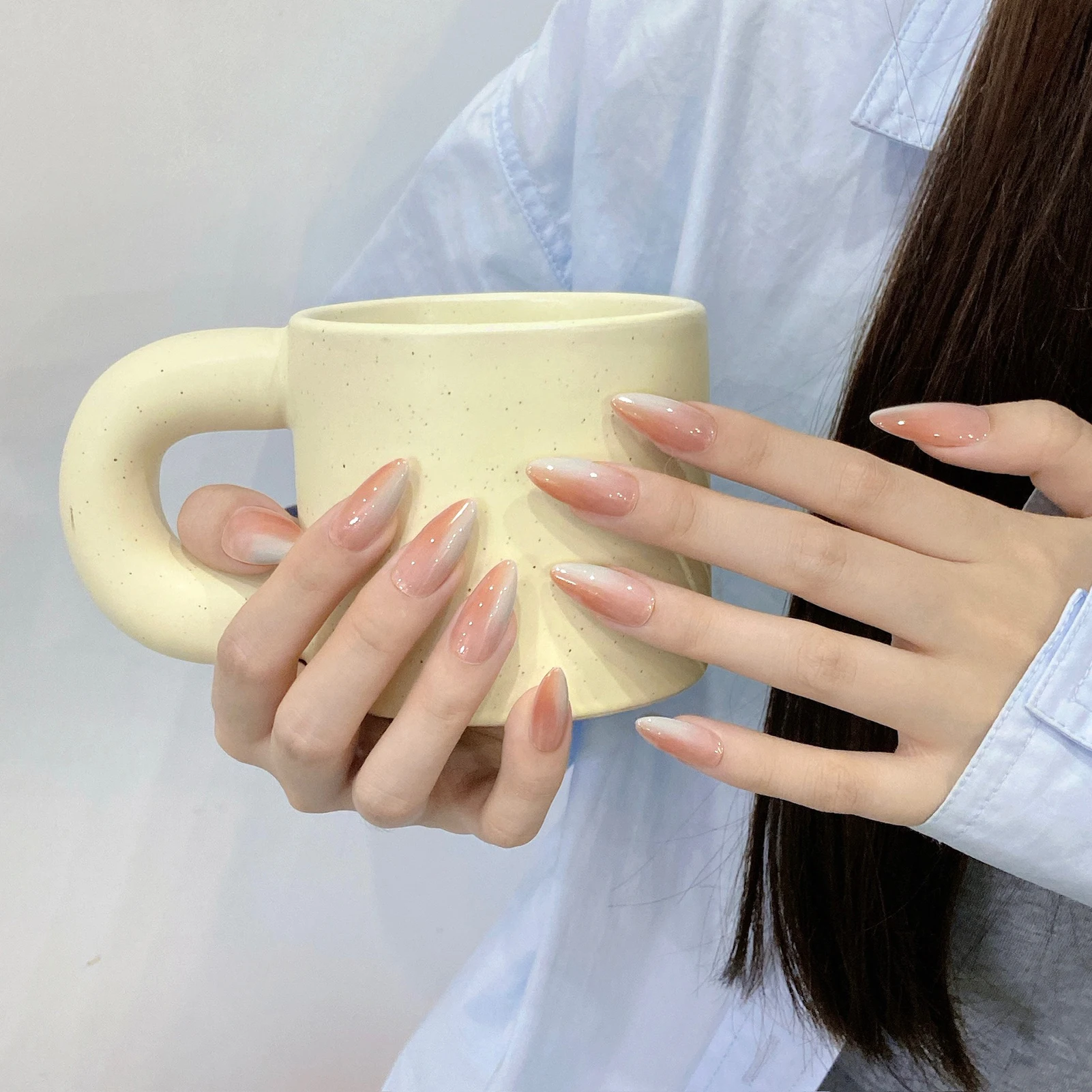 أظافر مزيفة على الطراز الكوري قابلة لإعادة الاستخدام ، نصائح أظافر يمكن ارتداؤها للسيدة ، اضغط يدويًا على الأظافر ، لون وردي بسيط متدرج ، حلو