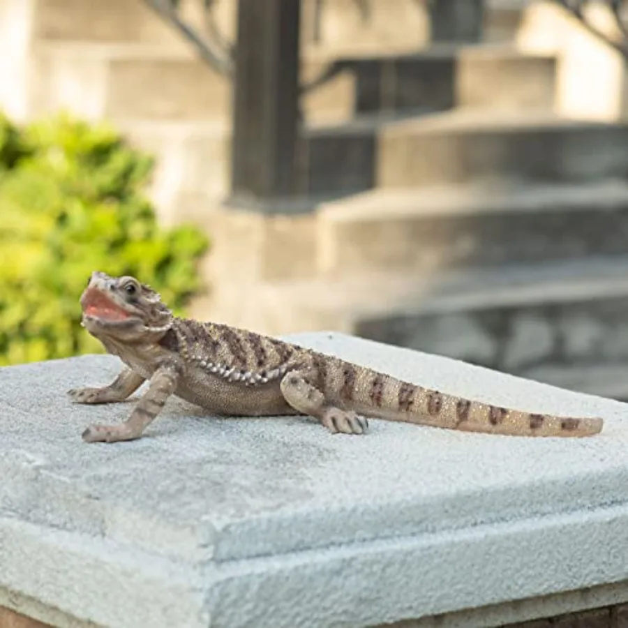 

Garden Lizard Statue - Resin Sculpture of Reptiles Suitable for Outdoor and Courtyard Decoration Lizard Decorations for Gardens