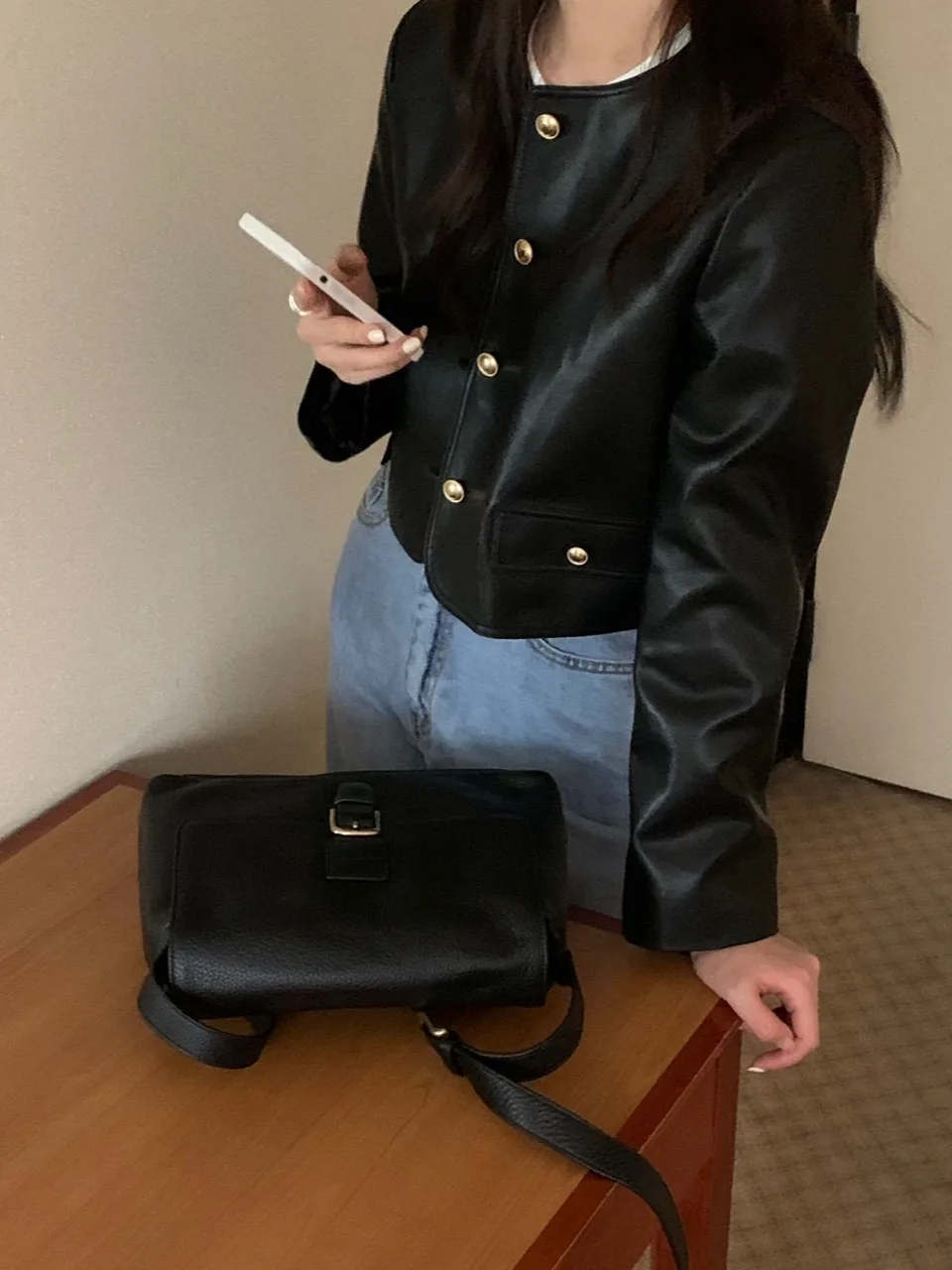 เสื้อโค้ทหนังทรงหลวมสไตล์วินเทจทรงกลม Ne Metal Single Button Loose Long Sve ort Jaet เสื้อผ้าแฟชั่นฤดูใบไม้ร่วงของผู้หญิง