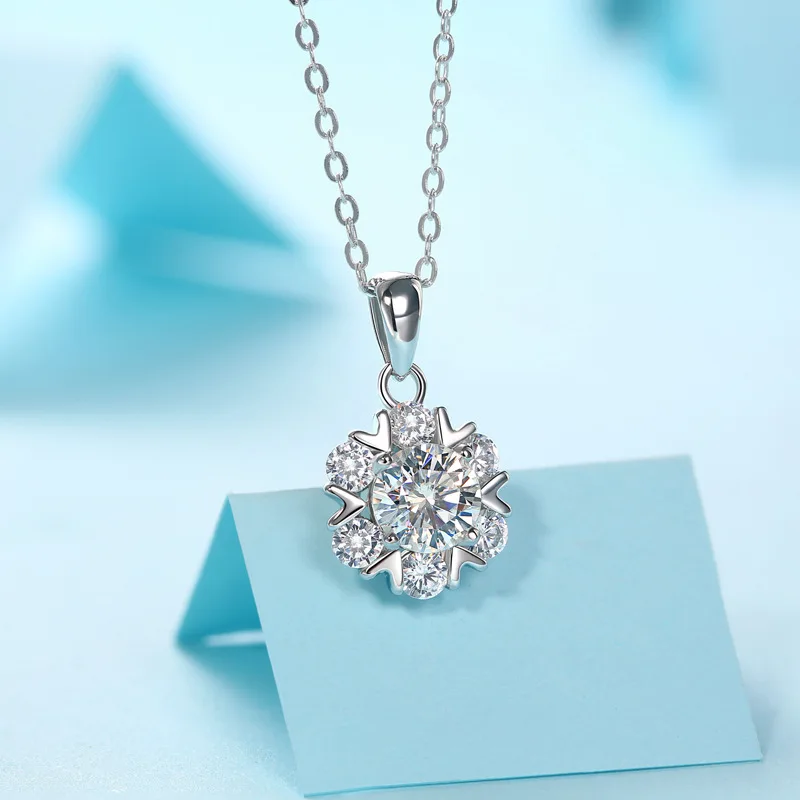 S925 Silver Romantic Snowflake Style Moissanite Necklace