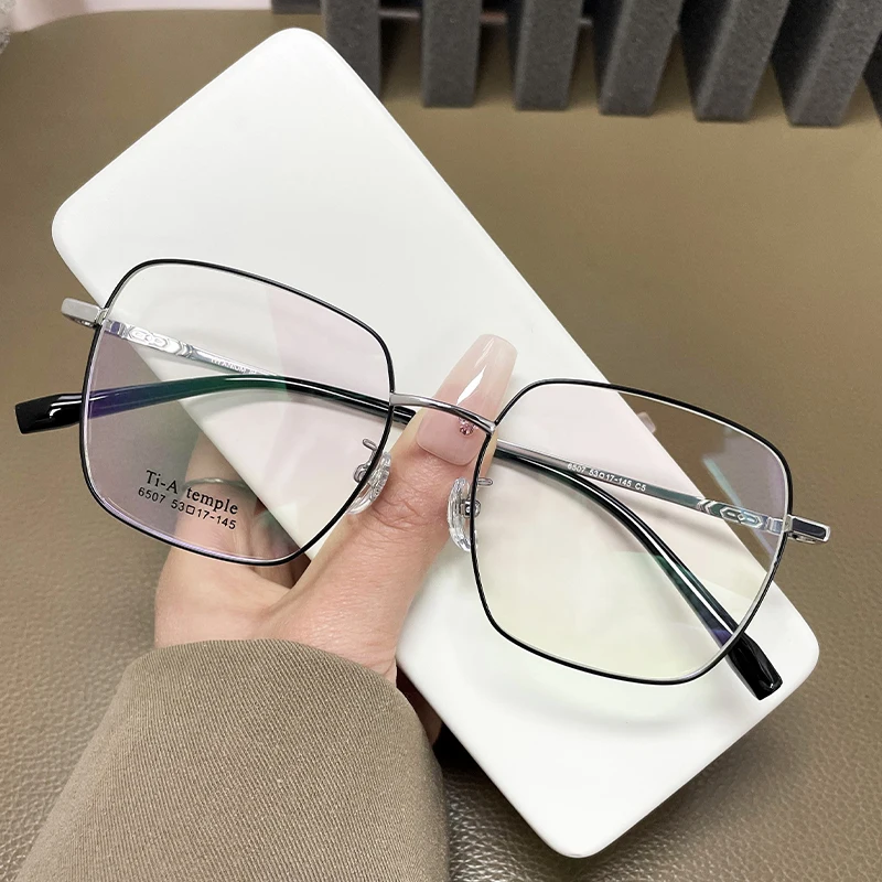 Vintage Retro Style Woman Eyeglasses Frame High Quality Titanium Material Glasses Woman Square Shape Computer Glasses