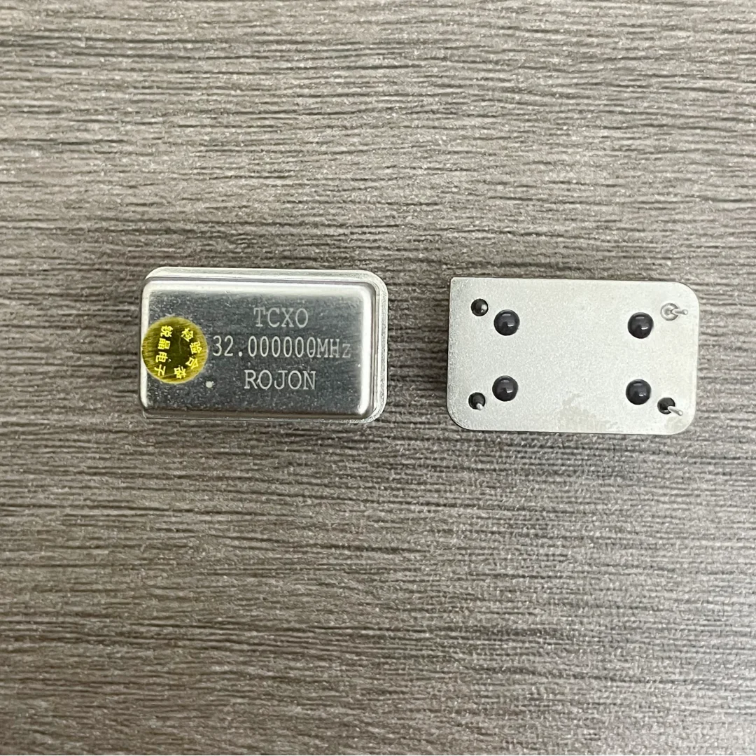 High precision temperature compensated crystal oscillator 32MHz 0.1ppm low phase noise high stability clock