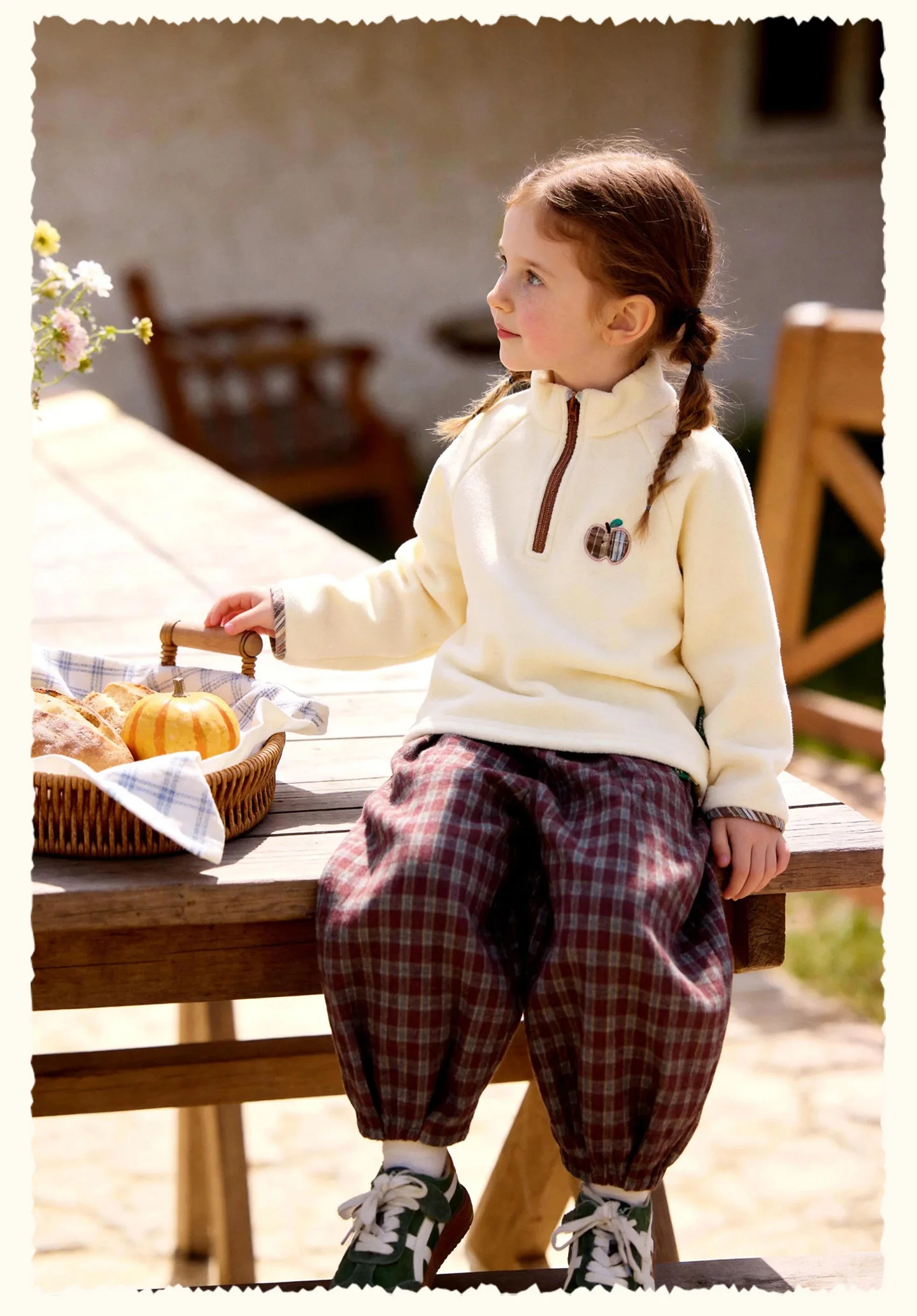 Amila 2026 Herbst Neue Kinder-Sweatshirt mit Stehkragen Vintage-Patch-Stickerei Farbblock Niedlich Verspielt Alltagstaugliches Vielseitiges Oberteil – Detail 16