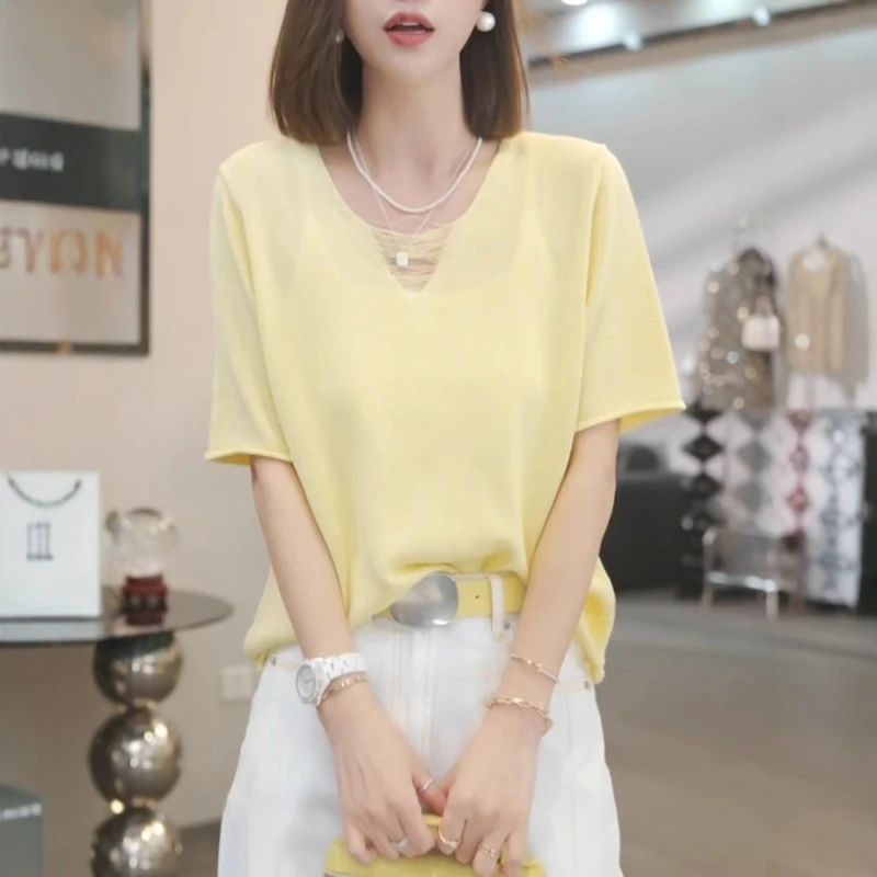 

Women's Hollow Out Knitted Tops Fashion V-Neck Short Sleeve Design Pullover Summer New Casual Chic Sweater Solid Color Top Z738