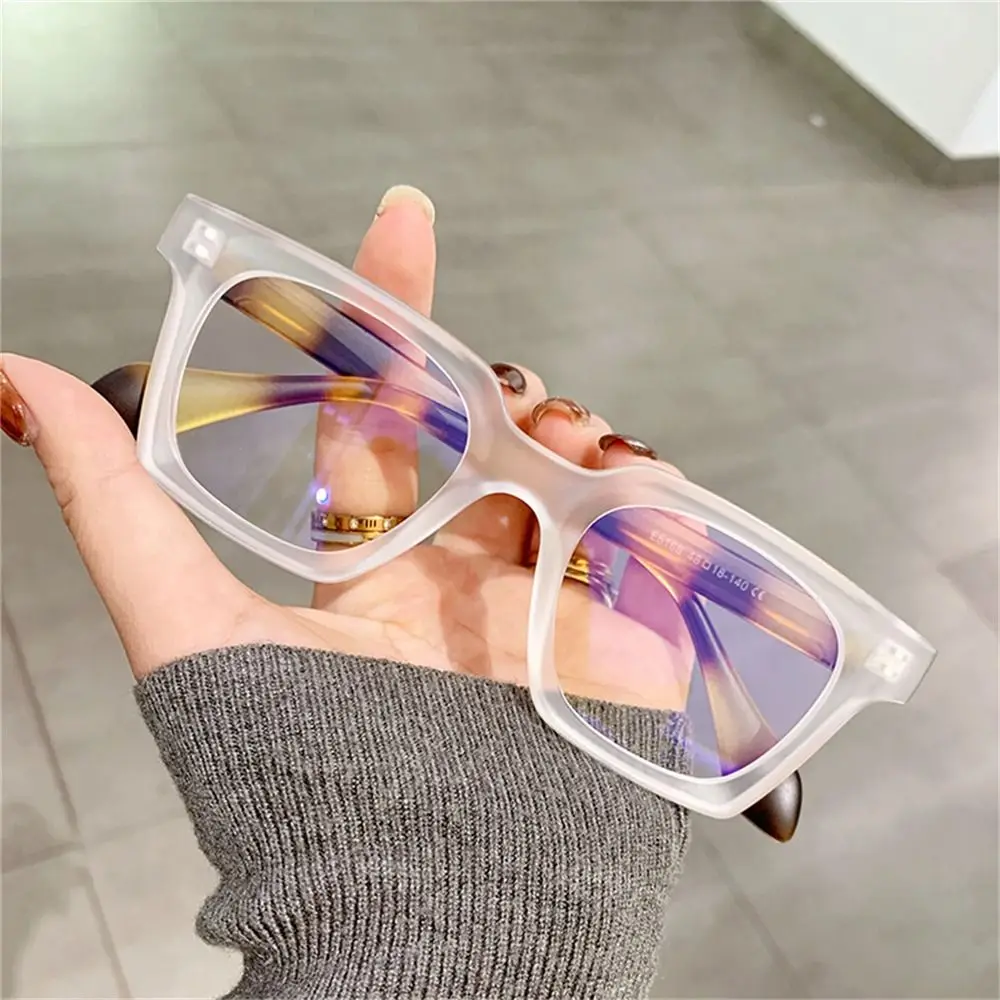 Unique Striped Temples Double Color Sunglasses Classic Trendy Square Sun Glasses Designer Style Shades for Women