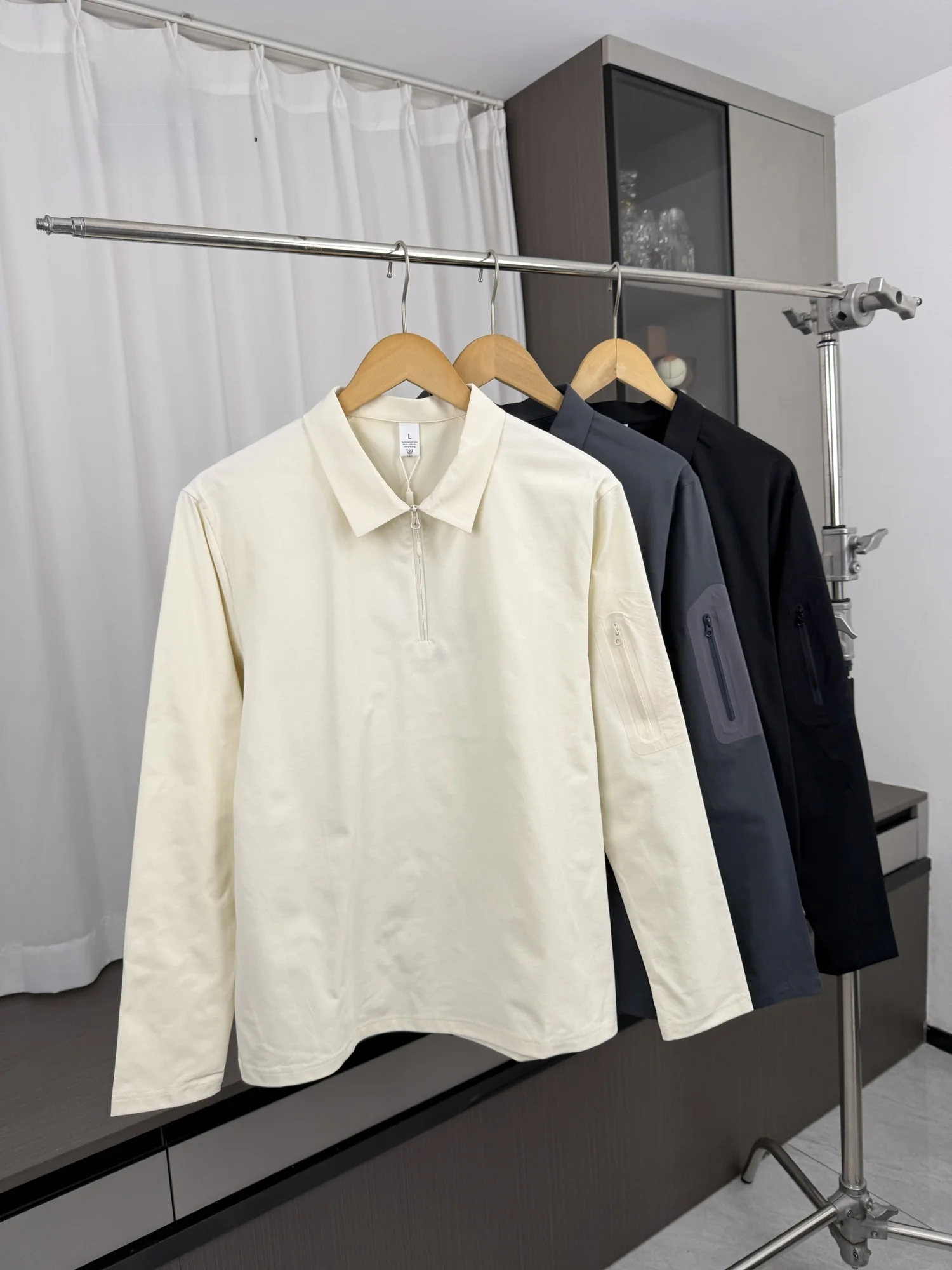 Functionality Meets Style: Men's Long Sleeve  Shirt with Press-Gusset Zipper Pocket Breathable Loose Fit Autumn Sportswear