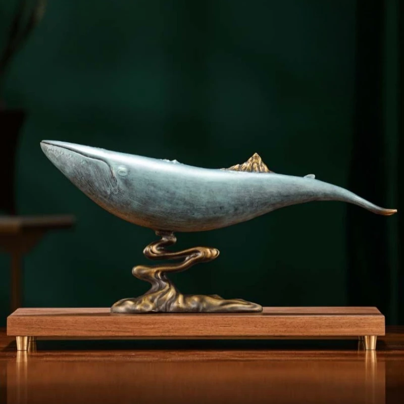 

Golden Mountain Whale Brass Ornament Elegant Office Desk Decor for Home Bar Housewarming Gift