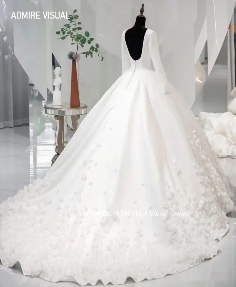 Robe de mariée A-ligne en satin à manches longues avec long dos ouvert, fleurs 3D, sur mesure, plus une robe éducative