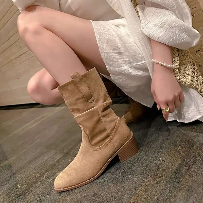 

Женские ковбойские ботинки 2025: Новинка, стиль «Пустынный ветер», на толстом каблуке, увеличивающие рост, короткие ботинки из ПУ с верхом из ультратонкого волокна