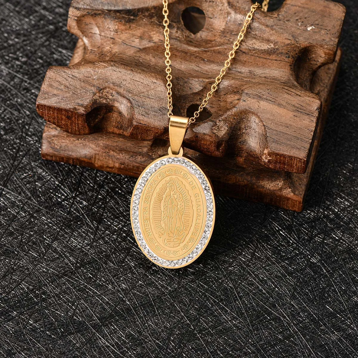 Mother Maria Virgin Mary Pendant Necklace for Women Lady Jewelry Wholesale Cross Trendy Chain Jesus Mom Crystal Necklaces