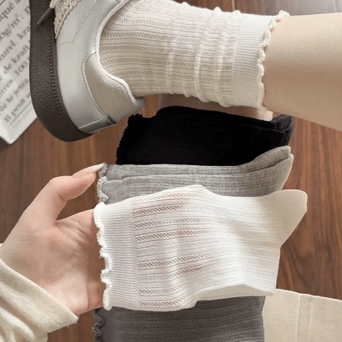 Randomly Selected 5 Pairs of New Japanese-Style Thin Lace Hollow-Out Slouch Socks