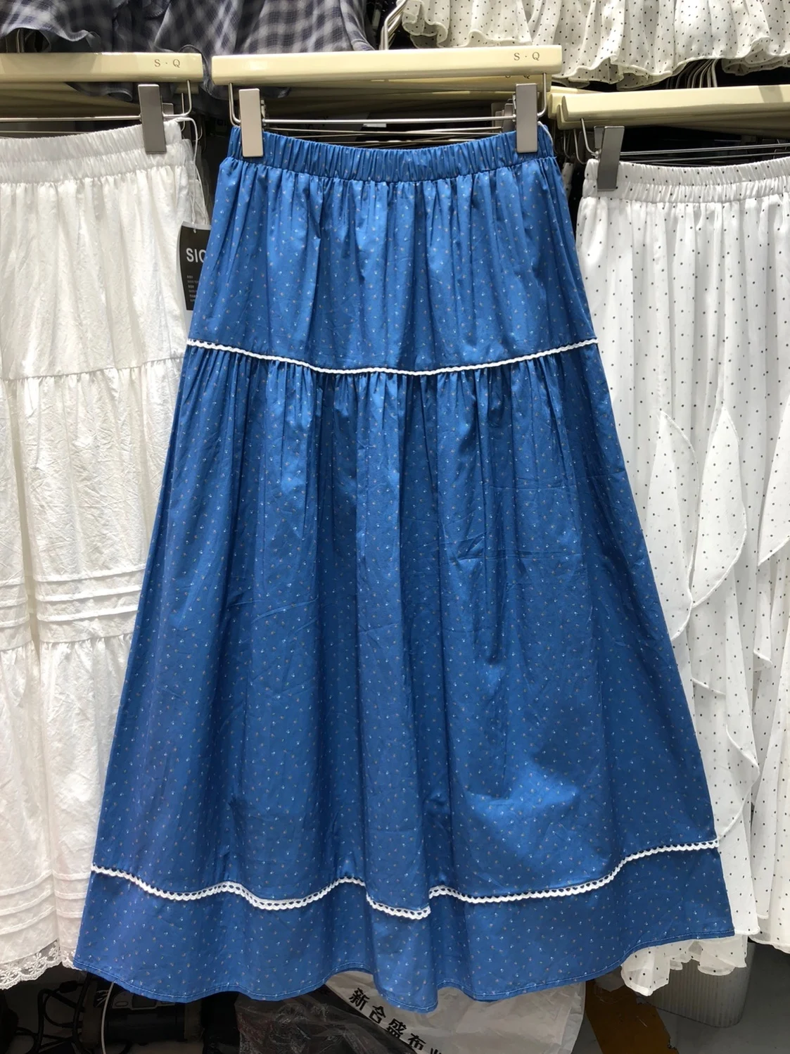 Blue Floral Print Half Skirt Spring Season Ladies Fashion A-Line Skirt Loose Waist Polyester Fiber Gentle Forest System Skirt