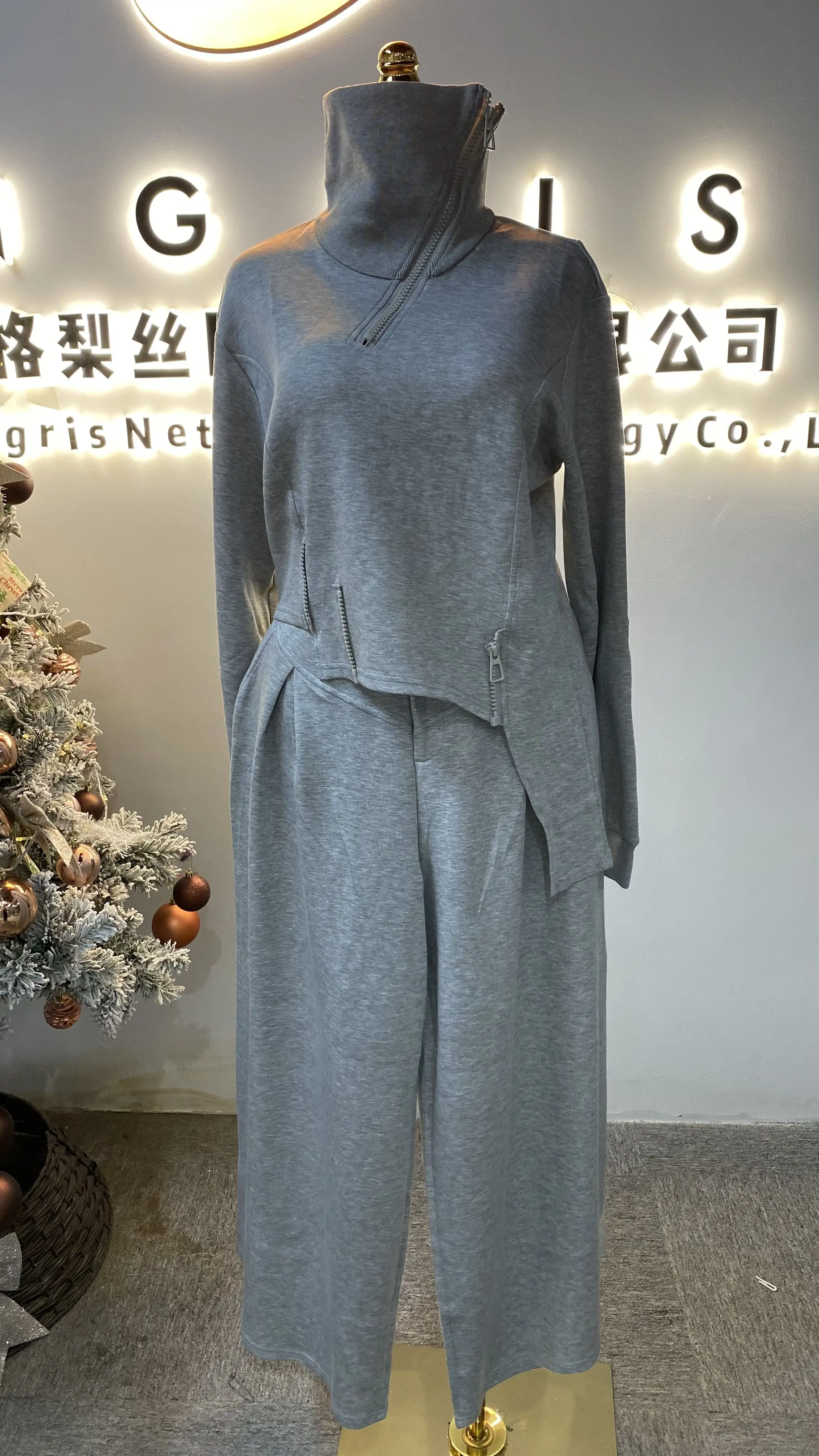 Muslim women's long-sleeved dress set with trousers, top with side belt, and soft knit.-GZXX153