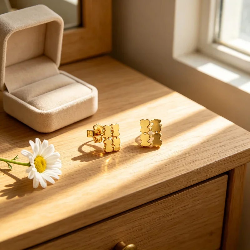 New Cute Bear Pattern Square Gold Stud Earrings Minimalist Metal Ear Jewelry Daily Party Accessories for Women