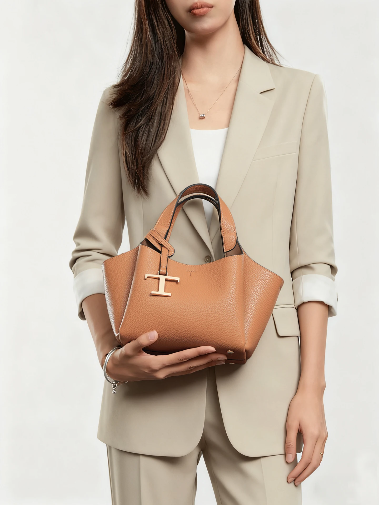 حقيبة يد نسائية جديدة لعام 2025 بتصميم سلة، حقيبة كتف صغيرة للتنقل اليومي، حقيبة يد بسيطة وعملية للسيدات