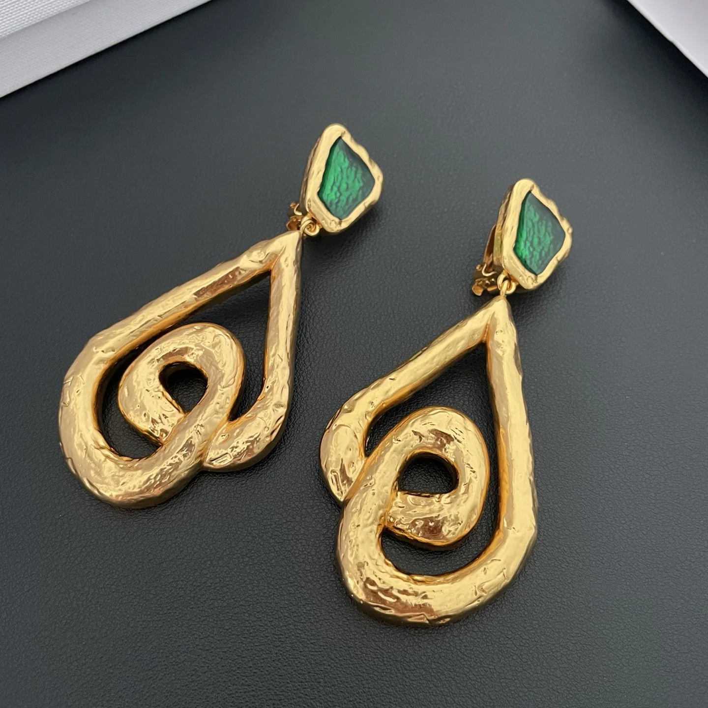 

Europe America Top Quality Brass Gold Plated Earrings Ear Clip Woman Classic Luxury Vintage Jewelry