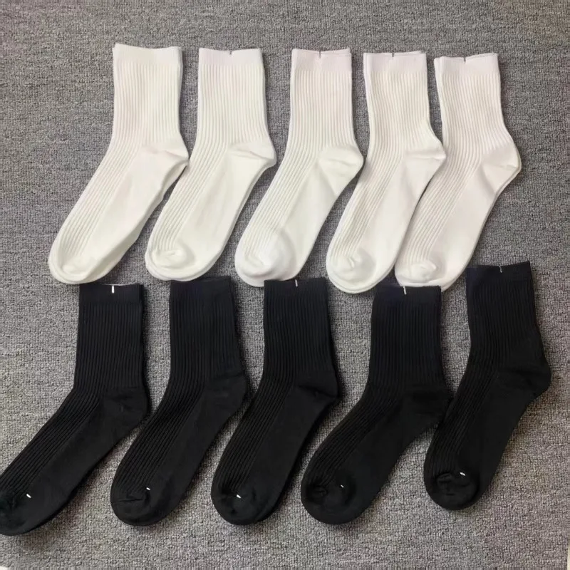 10 Stück weiße High-Top-Sportsocken aus atmungsaktiver Baumwolle, Sport-Crew-Socken, rutschfeste, weiche Socken mit mittlerer Wade für Männer und Frauen, Laufen, Fitnessstudio