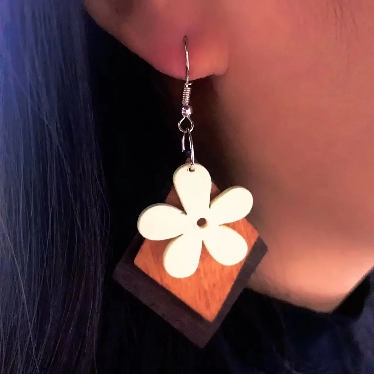 Flower Pendant Long Hooks Bohemian Fashion Minimalist Colorful Beach Vacation Wooden Earrings for Women\'s Holiday Birthday Gifts