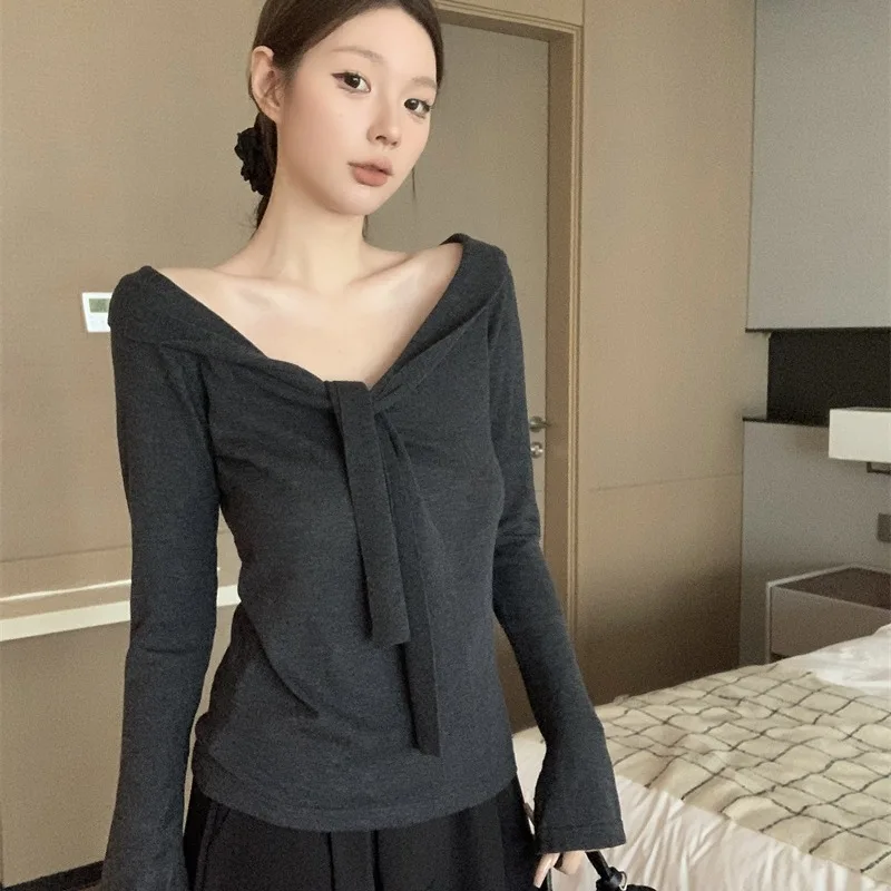 デザインセンセーション オルダー ベアード ロングスリーブ ニットトップ ノット付き細ストラップ 若い女性向け 秋冬新作 スレ ファイオナ...