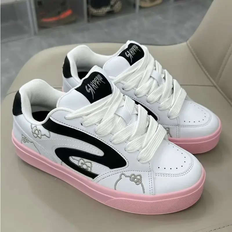 

Sanrio Hello Kitty Spring 2025 New Hepburn Style High-end Board Shoes Odor Proof Soft Sole Sneakers Dopamine Simple Casual Shoes