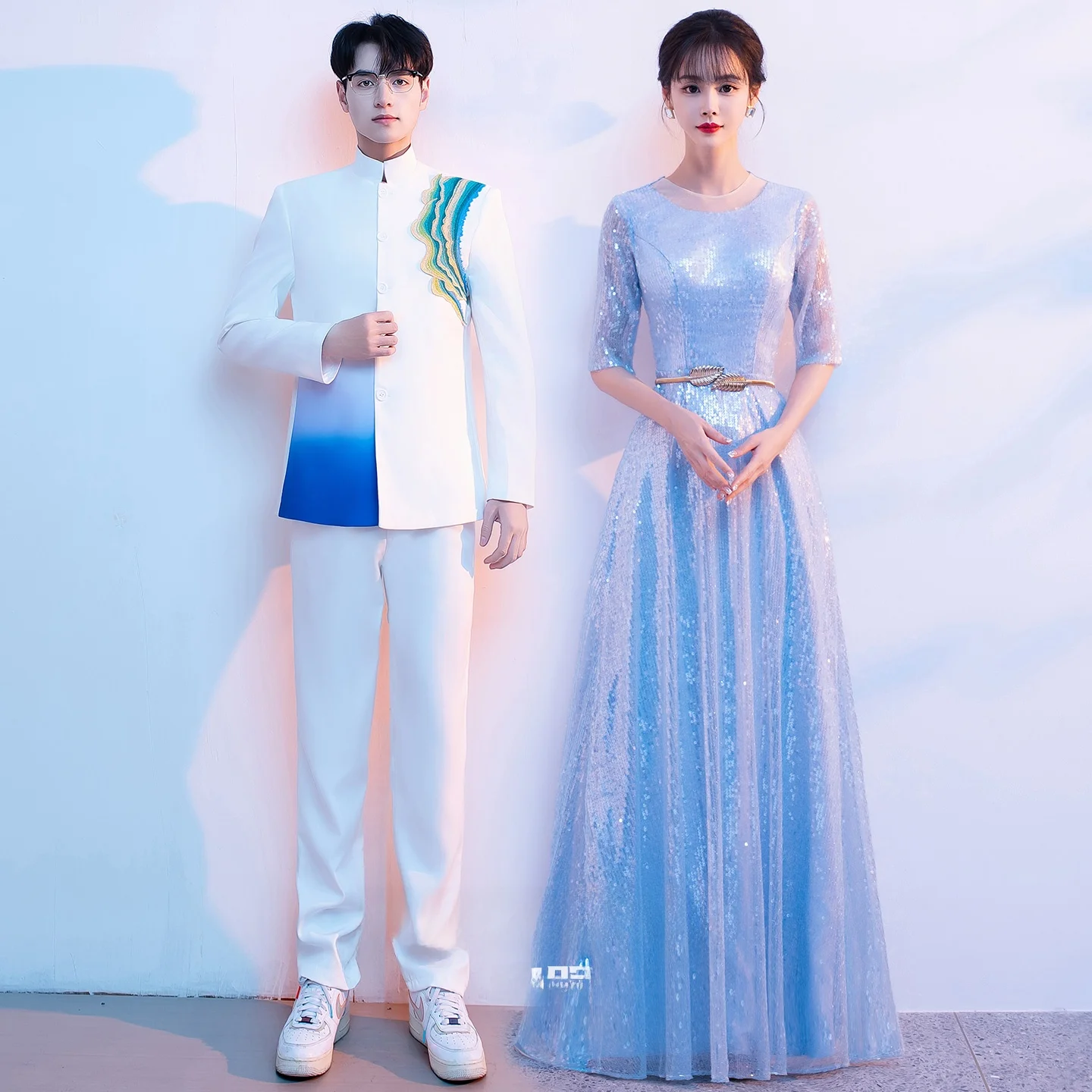 

Синие сценические костюмы Ele Blue 2025: Новая коллекция для хора, мужская и женская одежда, ретро-дизайн с молниями и бисером, длинные модели