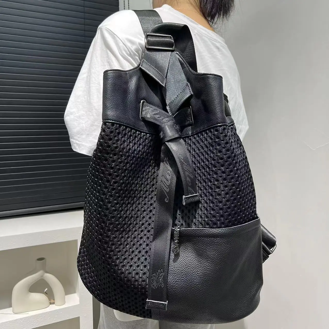 

Ladies' fashionable nylon stitched fabric backpack with large capacity splicing casual shoulder bag