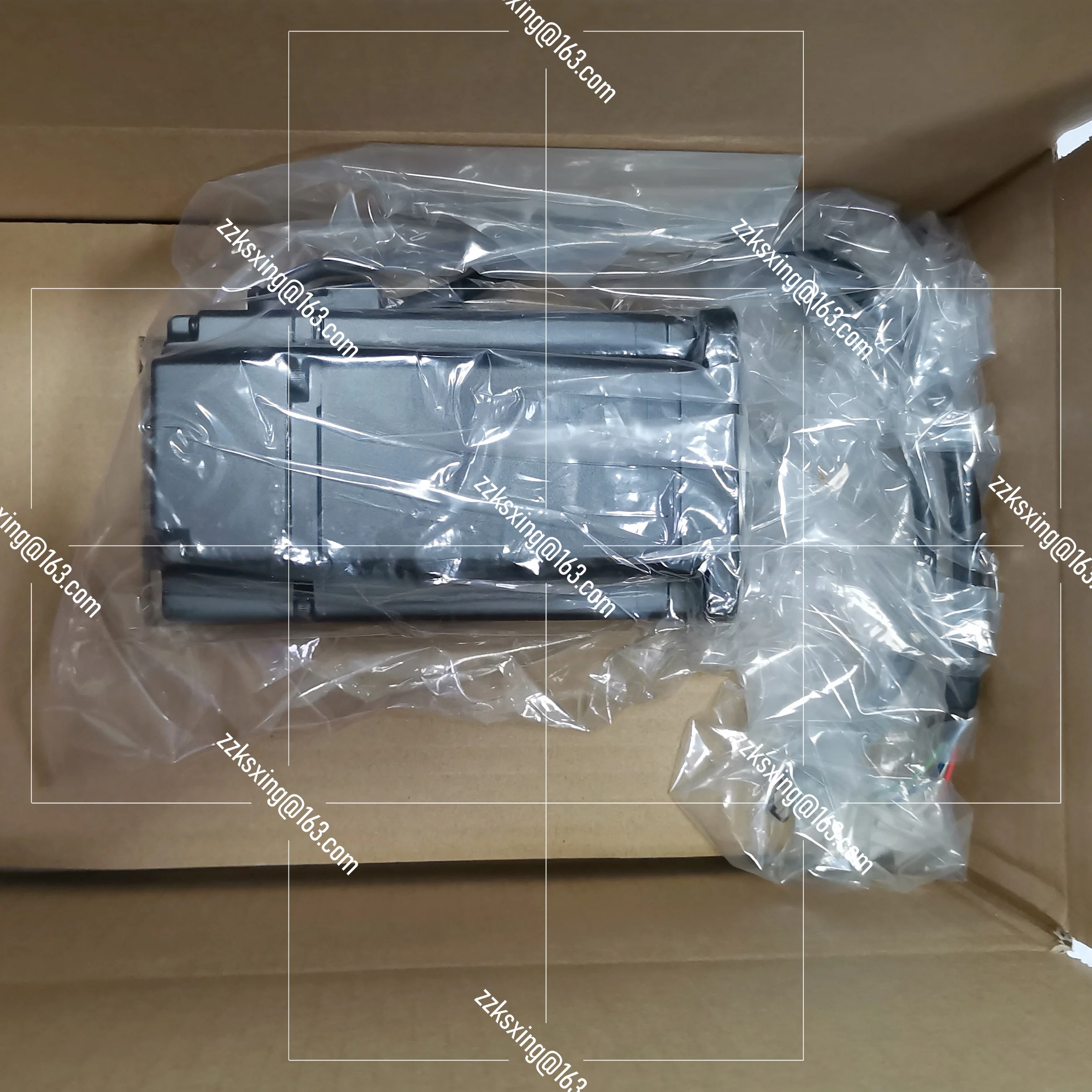 

Совершенно новый оригинальный серводвигатель