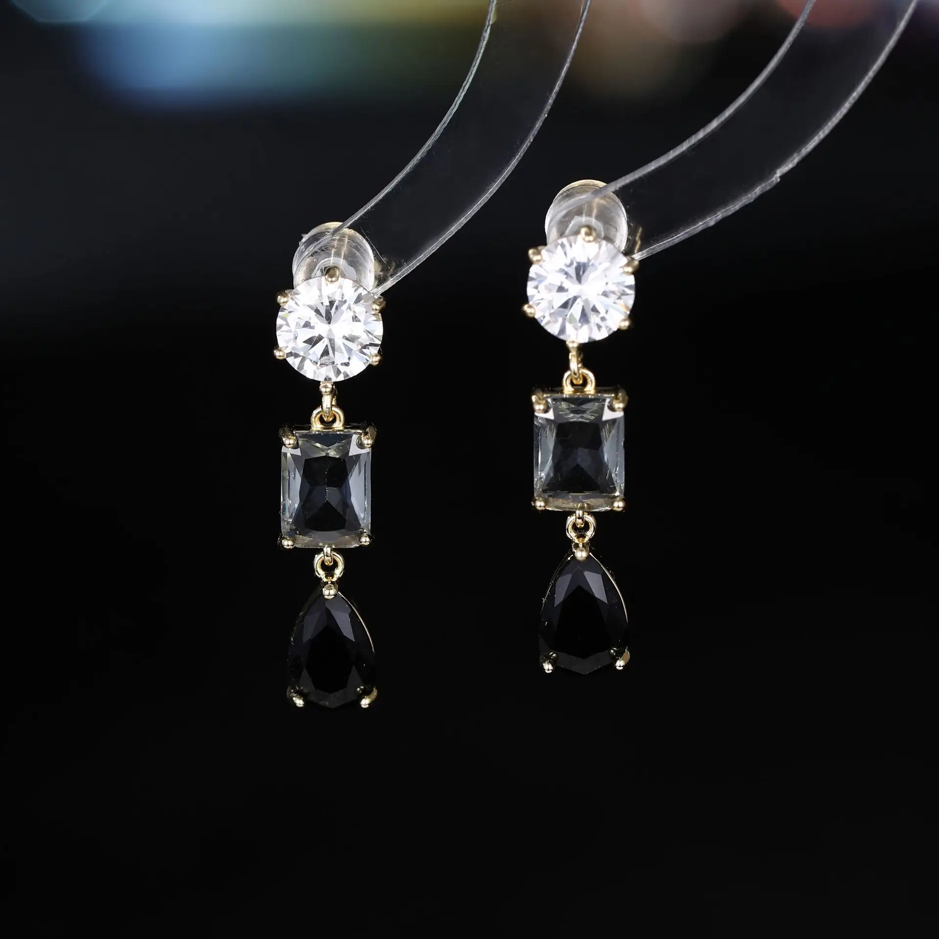 

Geometric square teardrop-shaped s925 silver needle micro-inlaid zircon light luxury, fashionable and simple earrings