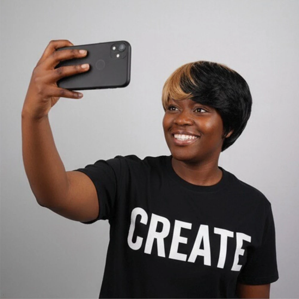 ブラウンブラックハイライト人毛ウィッグ ショートピクシーカット 前髪付き ストレートヘア 機械製 黒人女性向け レイヤードナチュラルルック