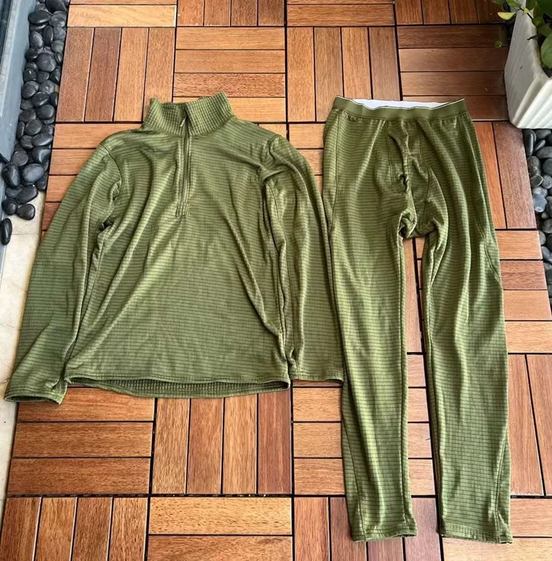 

Уличный спортивный комплект из полиэстера L2 в клетку