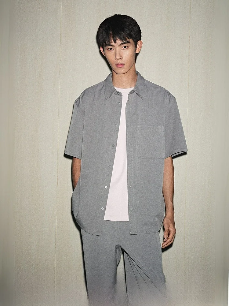 

H&M Men's Loose Fit Short Sleeve Shirt Summer 2026 Button up Polyester Rayon Spandex Regular Length Open Cardigan Style