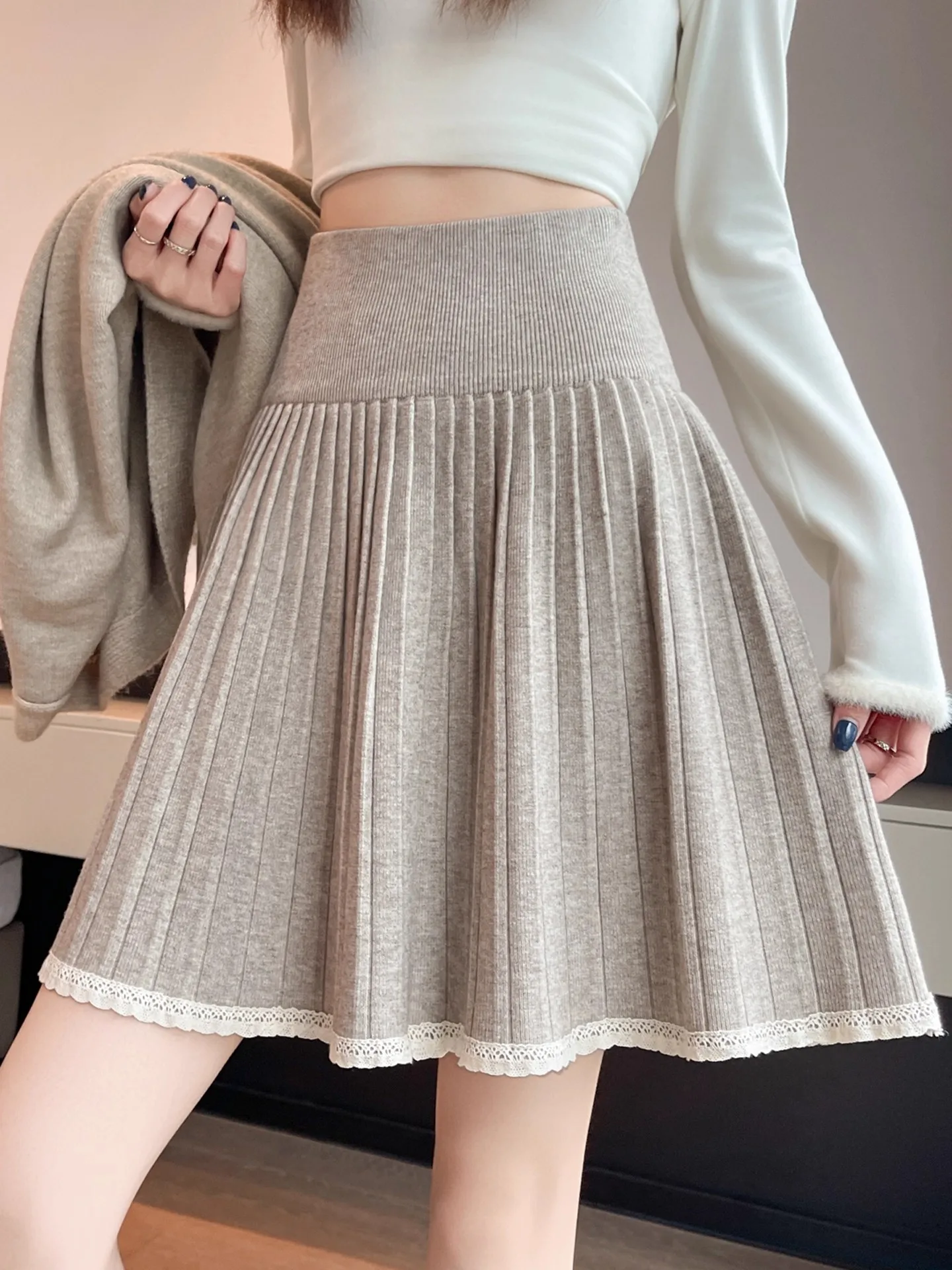 

Юбка А-силуэта с высокой талией, женская, вязаная, плиссированная, с кружевной отделкой, повседневная, короткая, осенне-зимняя, новая, стройнящая