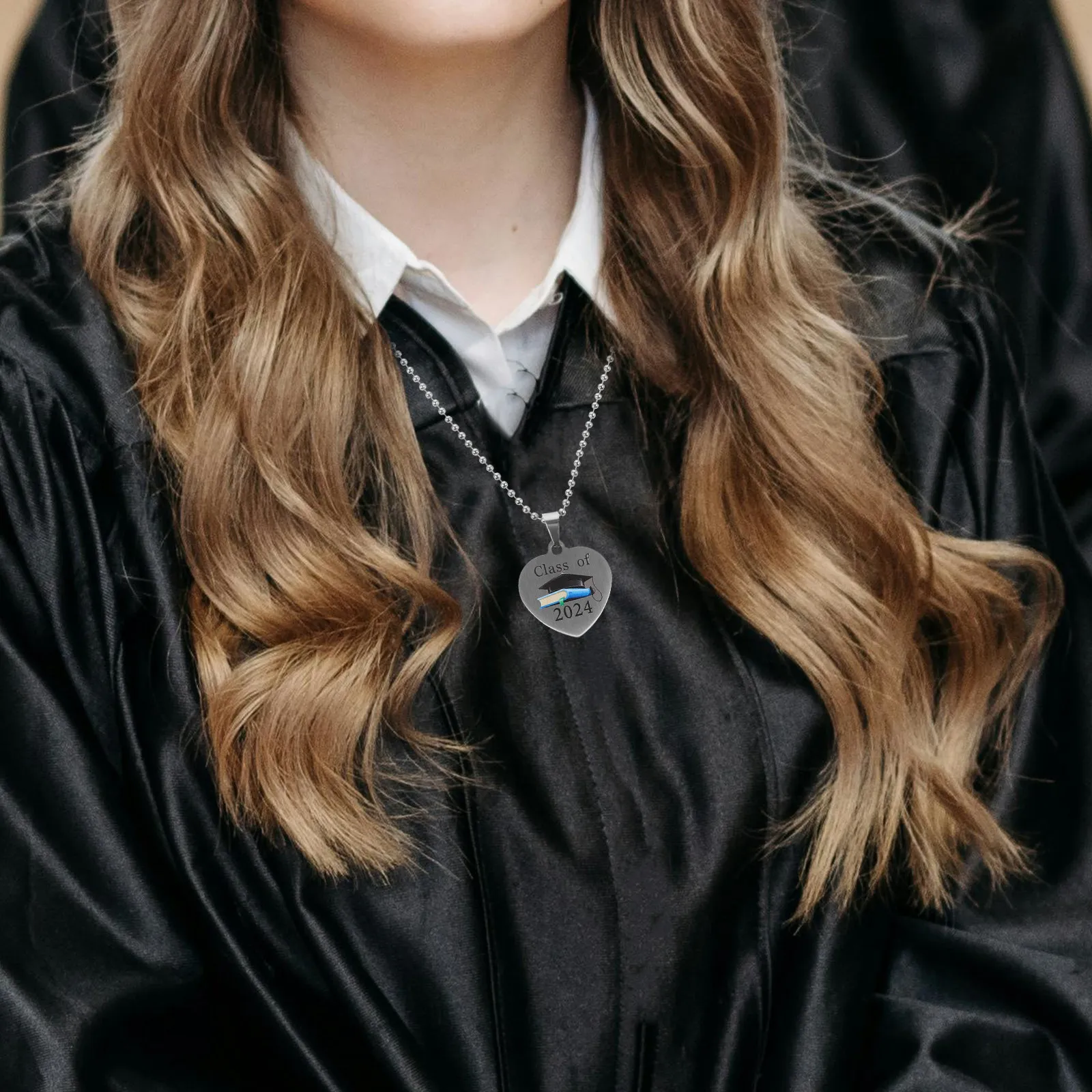 

Graduation Heart Pendant Necklace Lightweight Stylish Comfortable 2024 Graduation Jewelry Season Necklace Gift