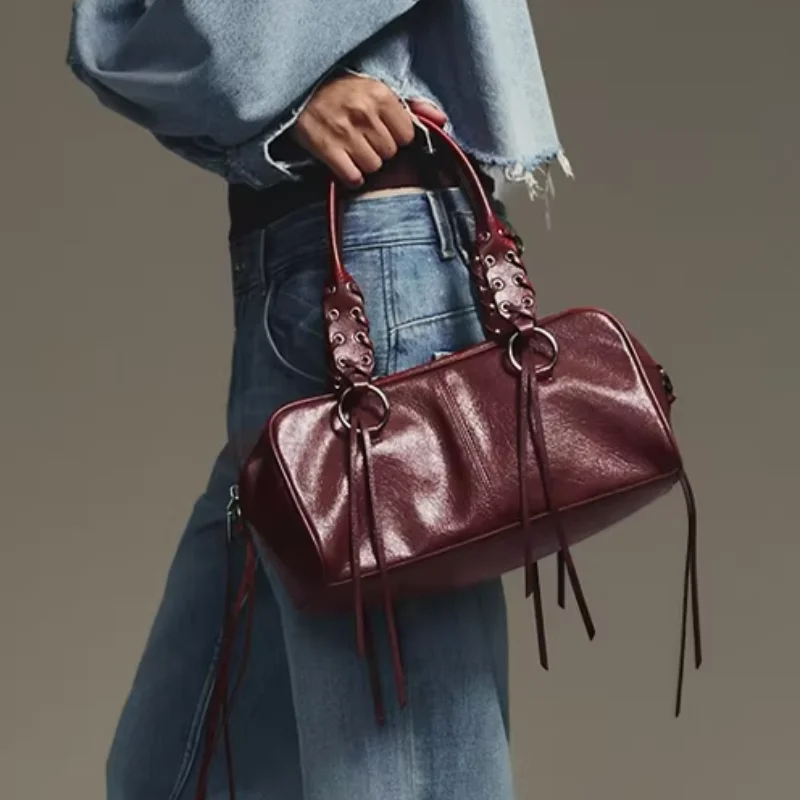 

Women's Punk Metal Rivet Handbag Versatile Fashion Shoulder Casual Commuting Bag Brand Designer Zipper Tassel Boston Bowling Bag