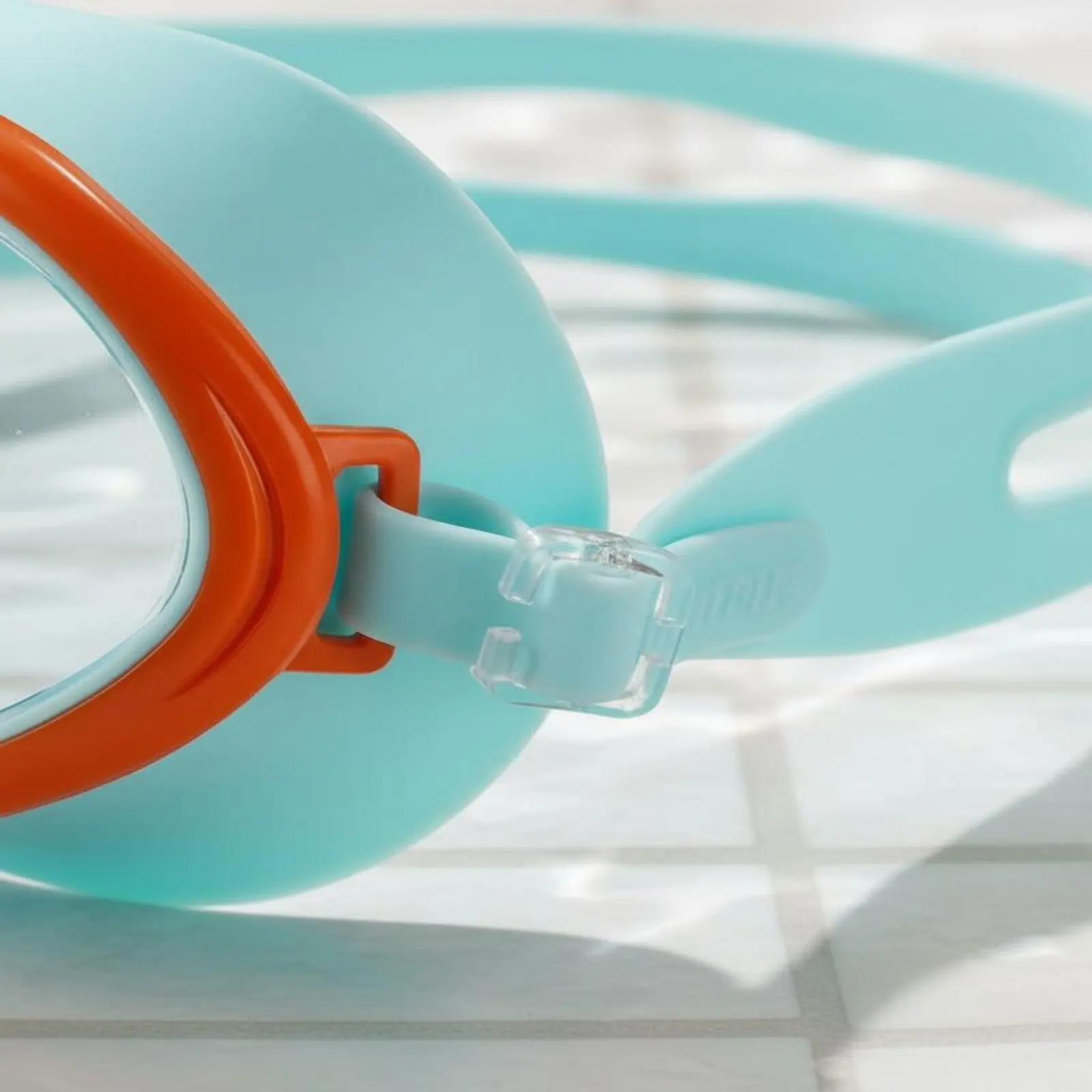 

Детские очки для плавания с прозрачными линзами, широкой оправой и быстросъемной застежкой для мальчиков