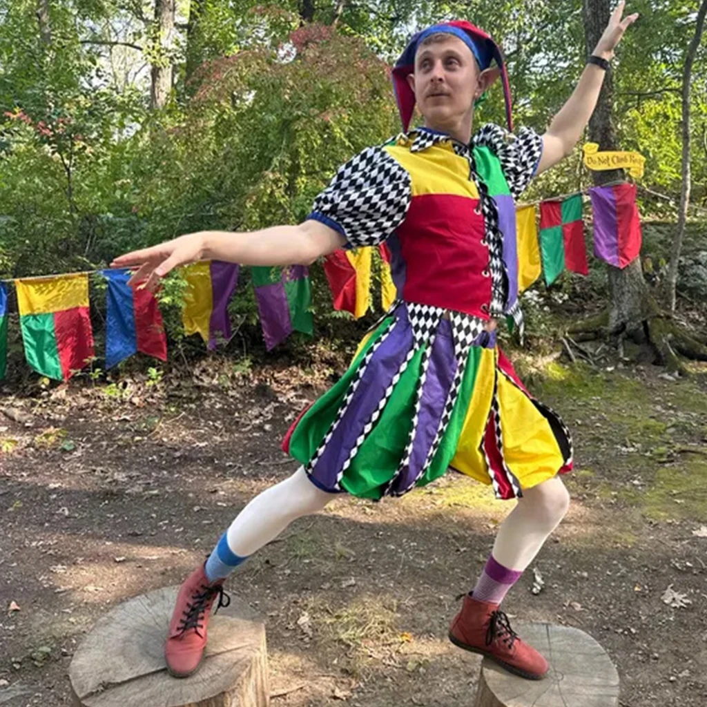 

Custom Made Renaissance Jester Costume Adult Mardi Gras Clown Outfit Poker Joker Masquerade Court Short Sleeves Suit Halloween