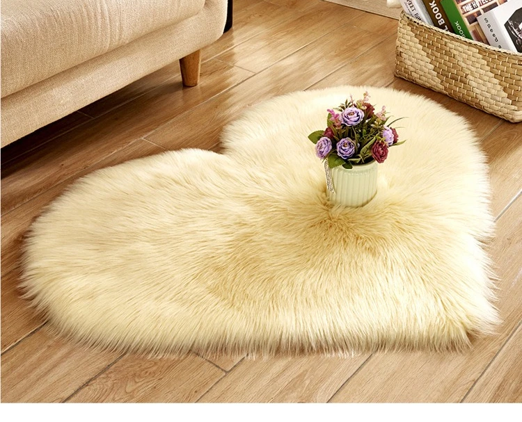 Herzförmiger Kunstfell-Teppich Weiß-Rosa Plüschteppich Rutschfester Weicher Teppich für Zimmer Schlafzimmer Tür Dekorative Bodenmatten S/M/L – Detail 4