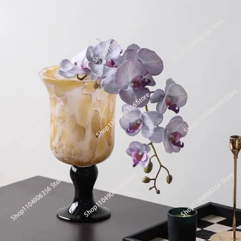 

Французская винтажная ваза на высоких ножках из выдувного стекла, в стиле средневековой лампы, для цветочных композиций