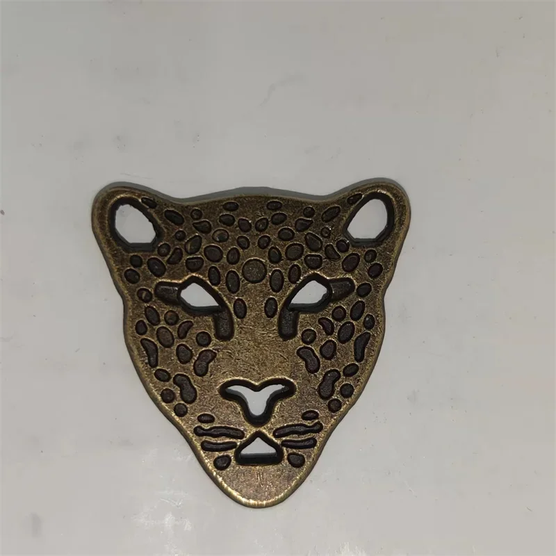 Cute Golden Leopard DIY Metal Souvenir Badge For ZP Kerosene Petrol Lighter Handmade Decor Accessory Smoking Gadget