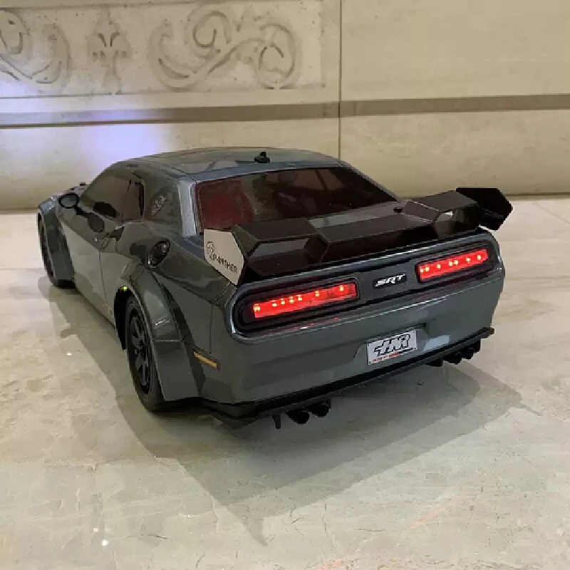 HNR H9802 RC سيارات 1/10 مقياس دودج SRT 4WD فرش الكهربائية عالية السرعة RC نموذج سيارة سباق الانجراف سيارة الأطفال هدية الكريسماس