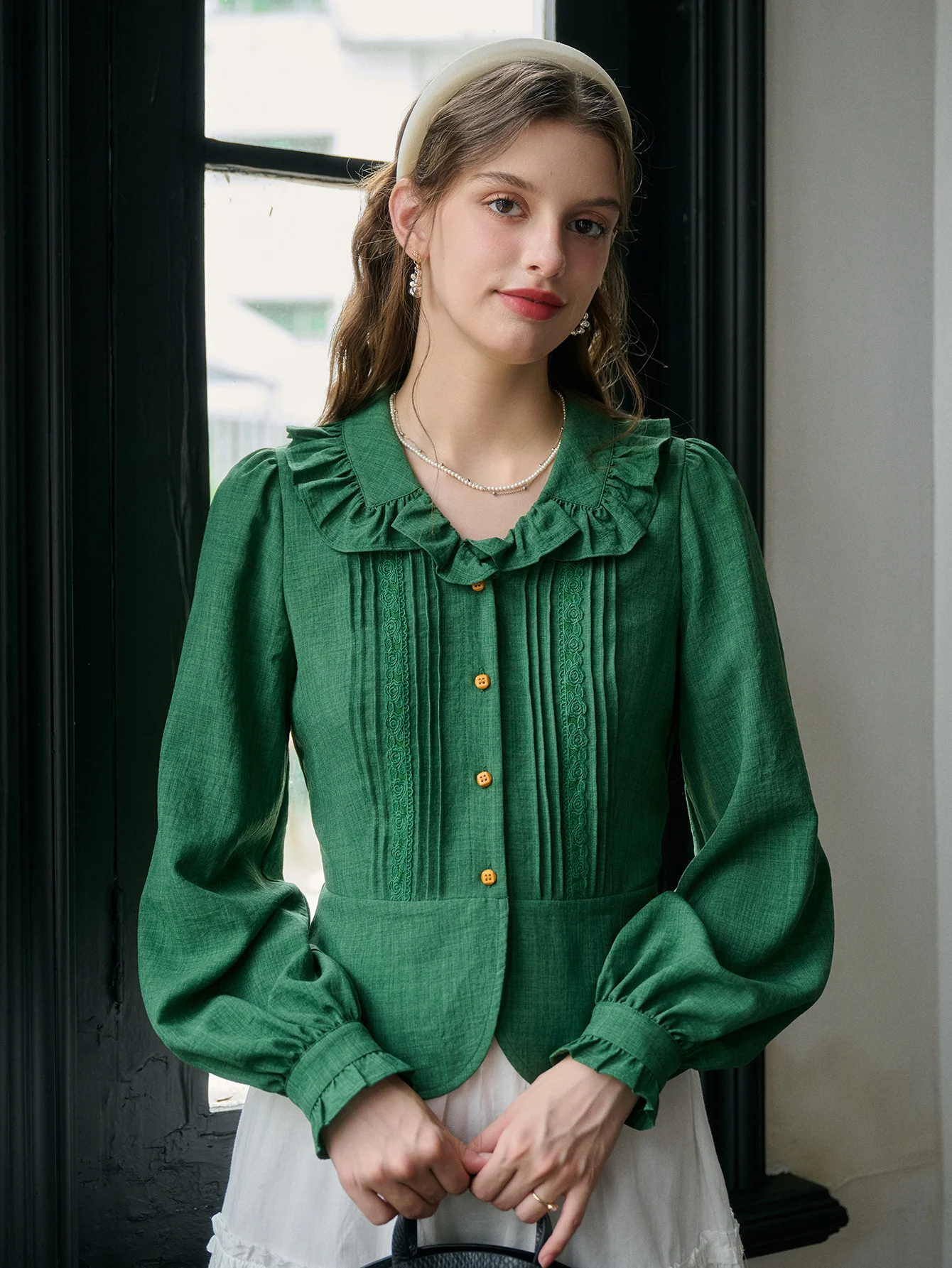 Prosta damska koszula z długim rękawem w stylu retro, 100% poliester, kołnierzyk Peter Pan, zapinana na guziki