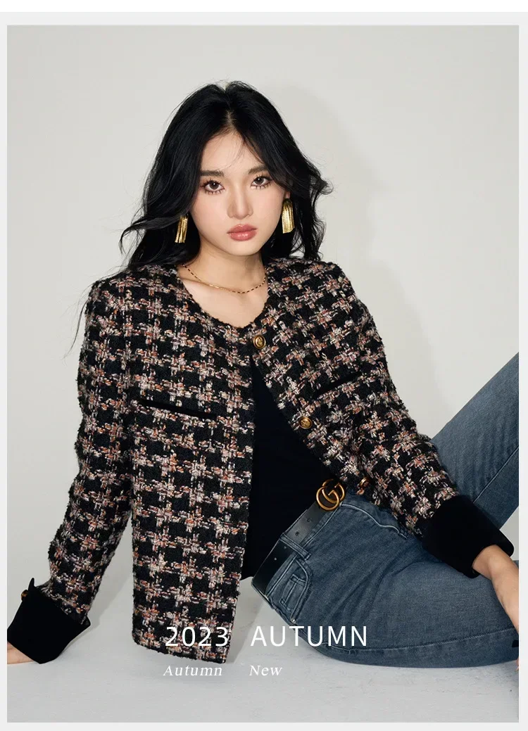 

23 Autumn New French Celebrity Velvet Splicing Crew Neck Wool Small Fragrant Short Top Jacket Women