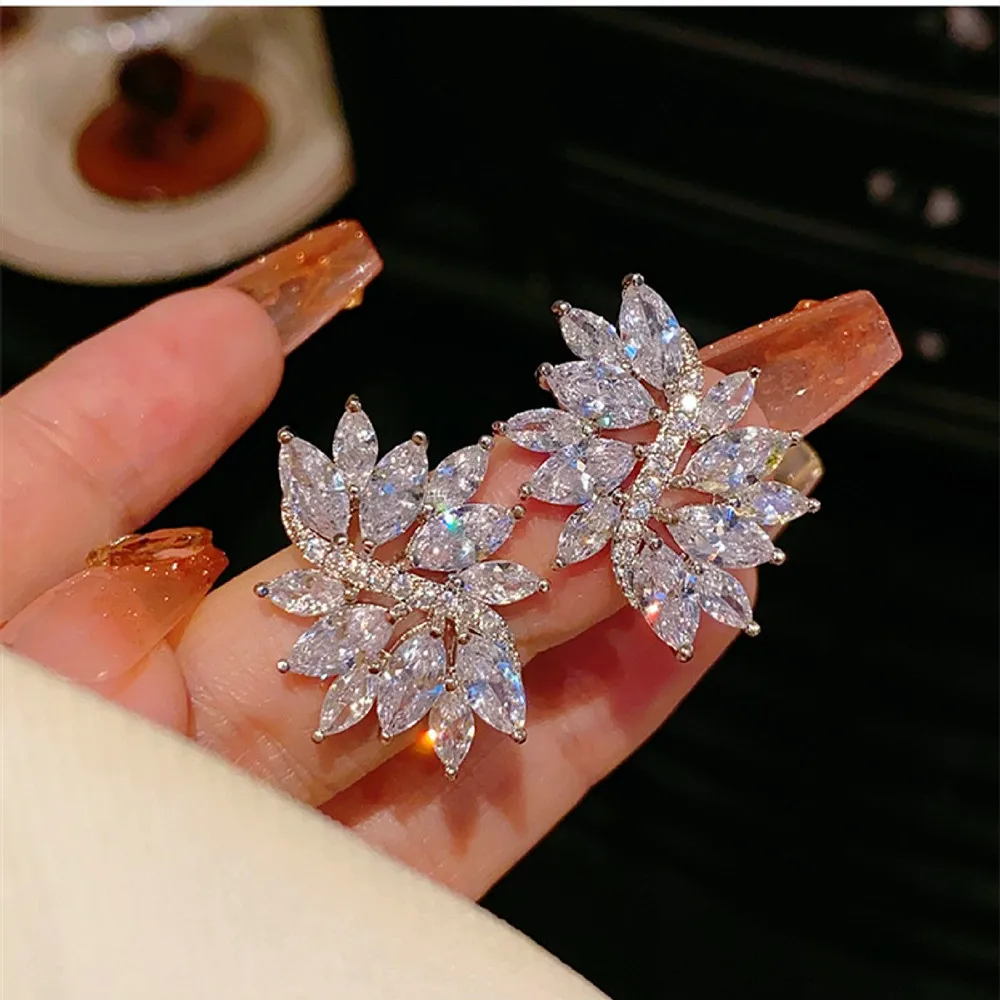 Korean 2024 New Elegant Jewelry Luxury Cubic Zirconia Flower Earrings for Women Silver Color Wedding Party Earrings Jewelry