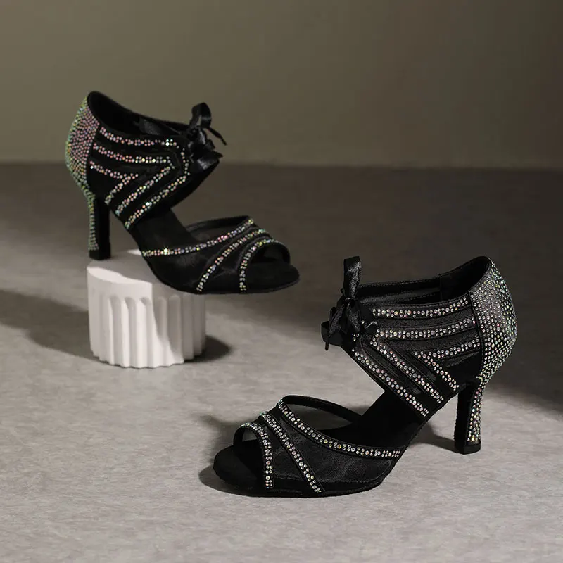 

Женская пикантная танцевальная обувь для вечеринок, атласная блестящая обувь для латинских танцев, женская обувь для бальных танцев с мягкой подошвой, сандалии на высоком тонком каблуке